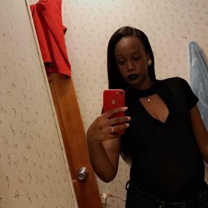 Meet your Posher, Aysha